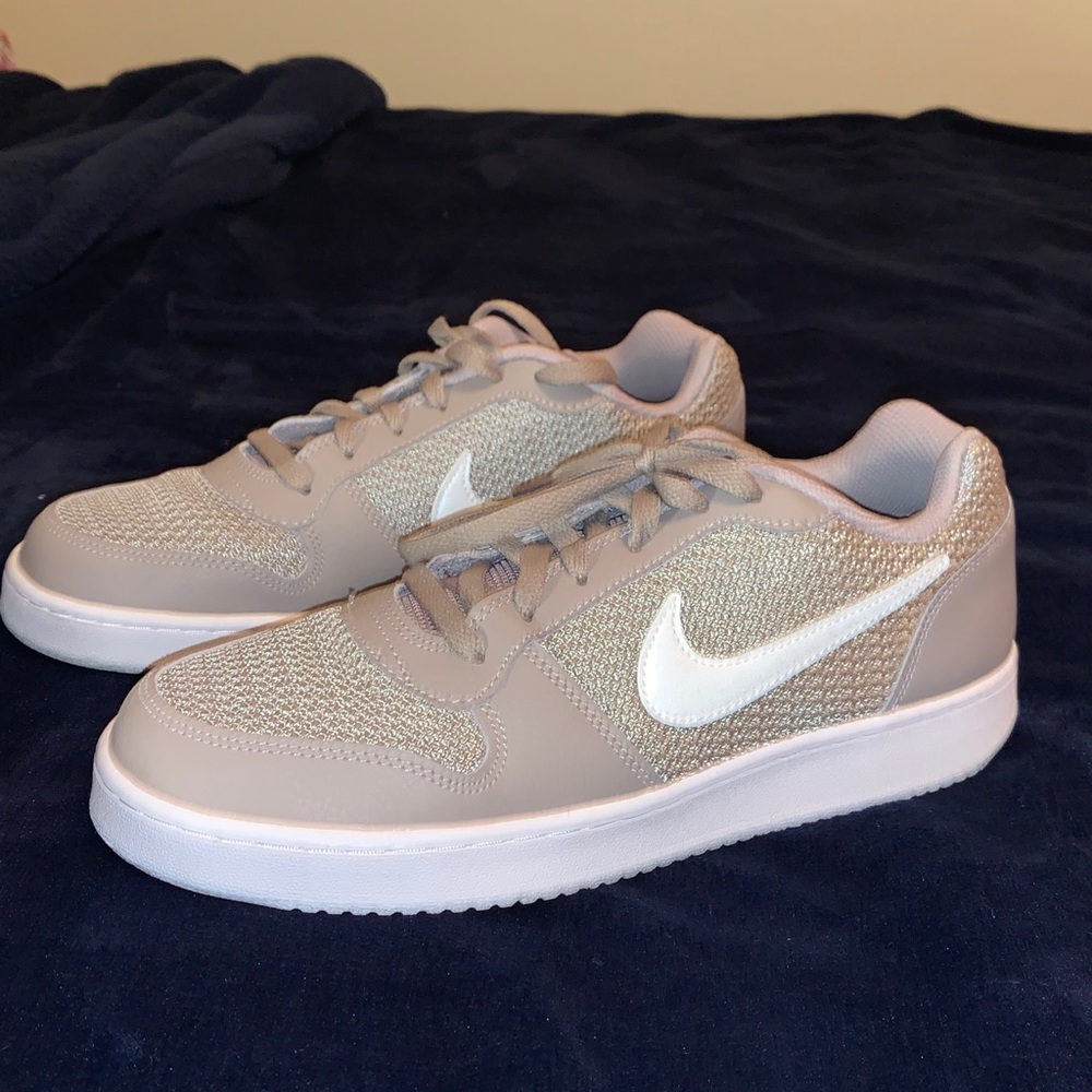 Nike Sneaker